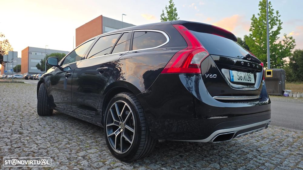 Volvo V60 D6 Plug-In-Hybrid AWD Geartronic Summum - 12