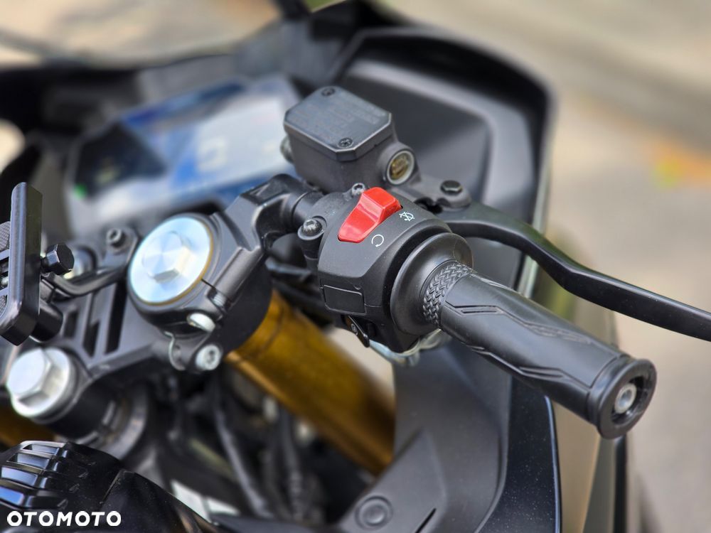 Yamaha YZF - 27