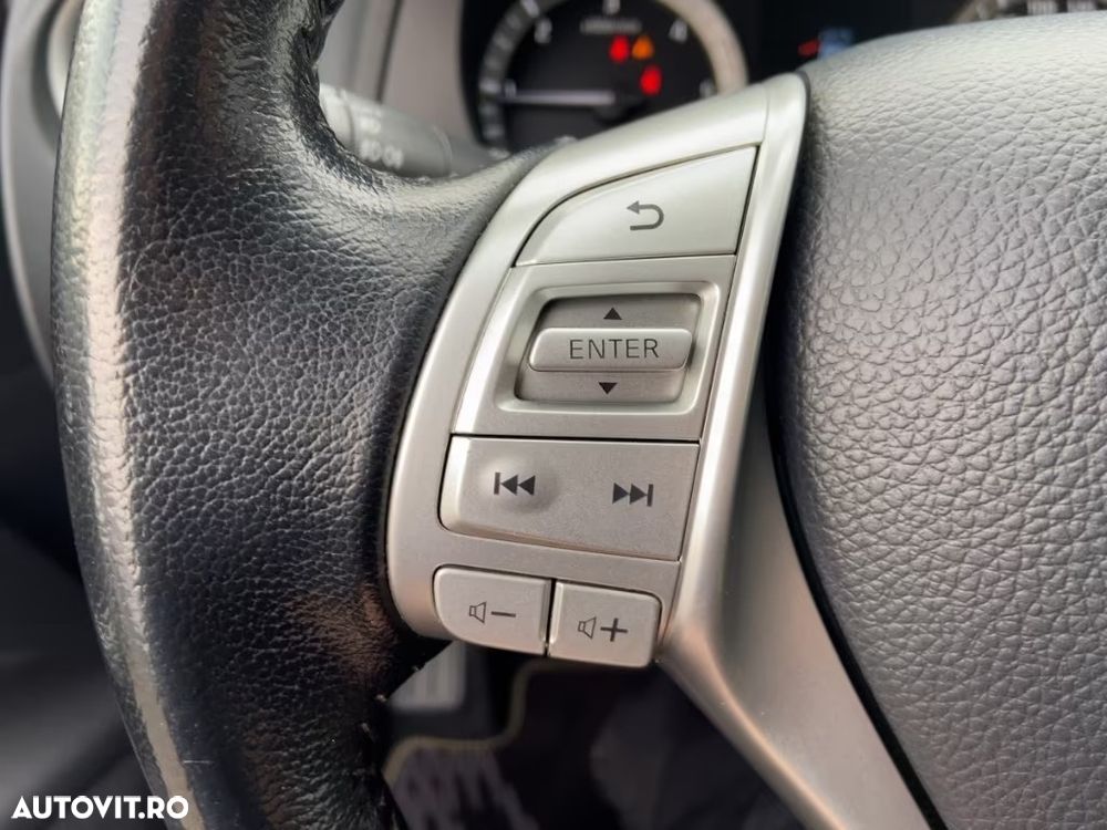 Nissan Navara DC 4x4 Autm. N-Guard - 23