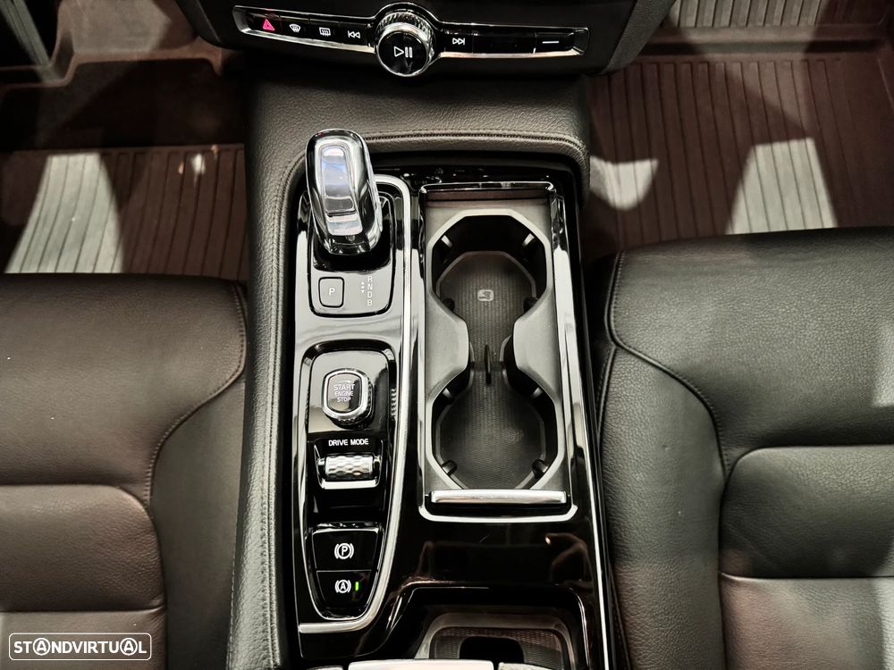 Volvo S90 2.0 T8 Momentum AWD Geartronic - 21