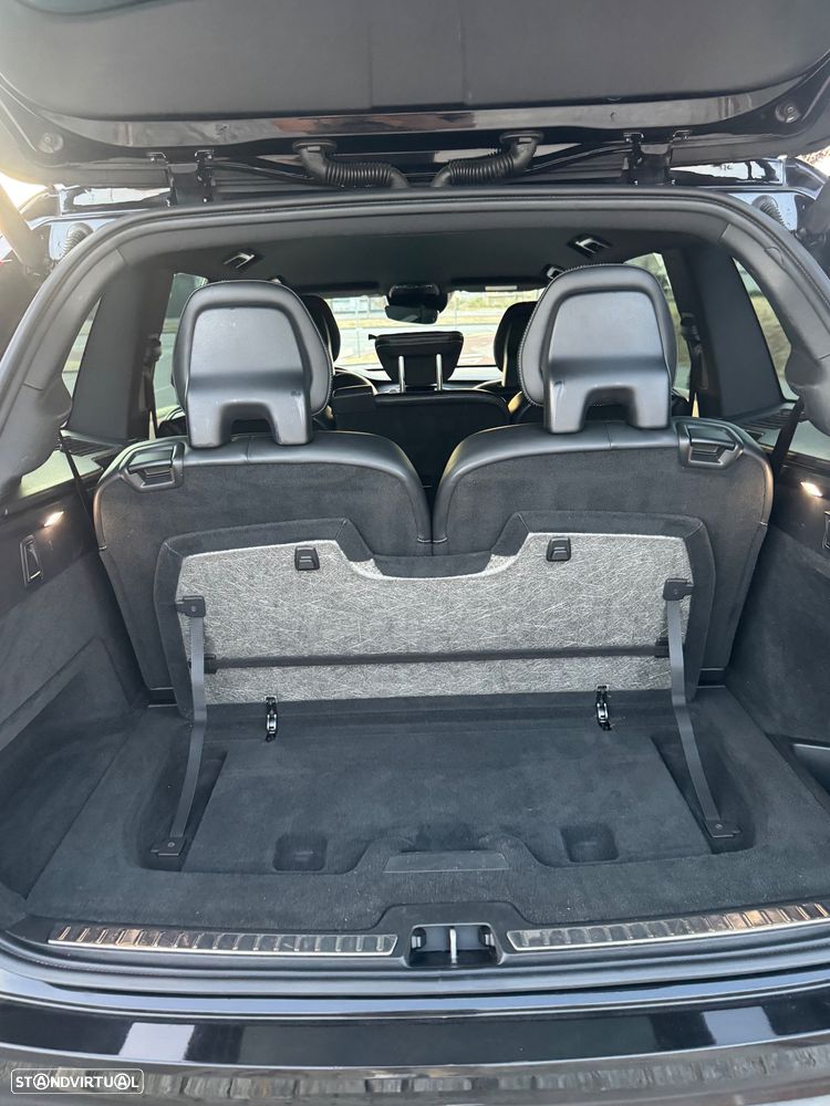 Volvo XC 90 2.0 D4 R-Design - 11