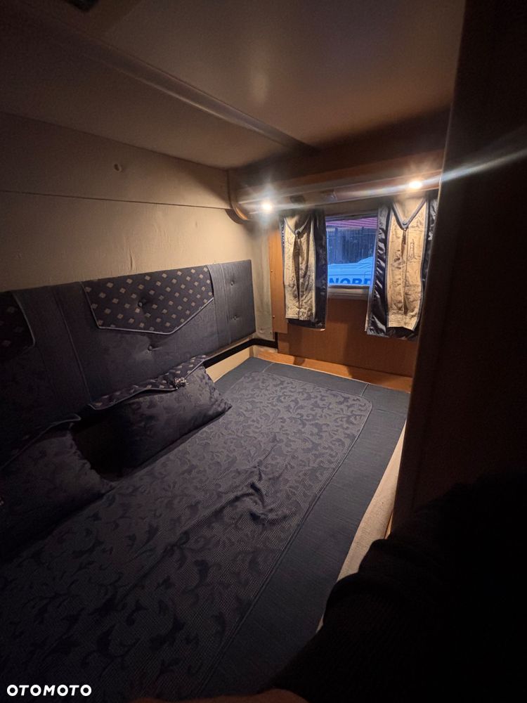 Burstner i640 Elegance - 10