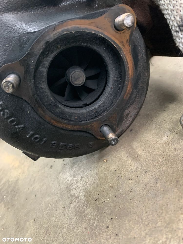turbina turbosprężarka 059147725 059145702M A6 C6 3.0 TDI BMK do naprawy - 2