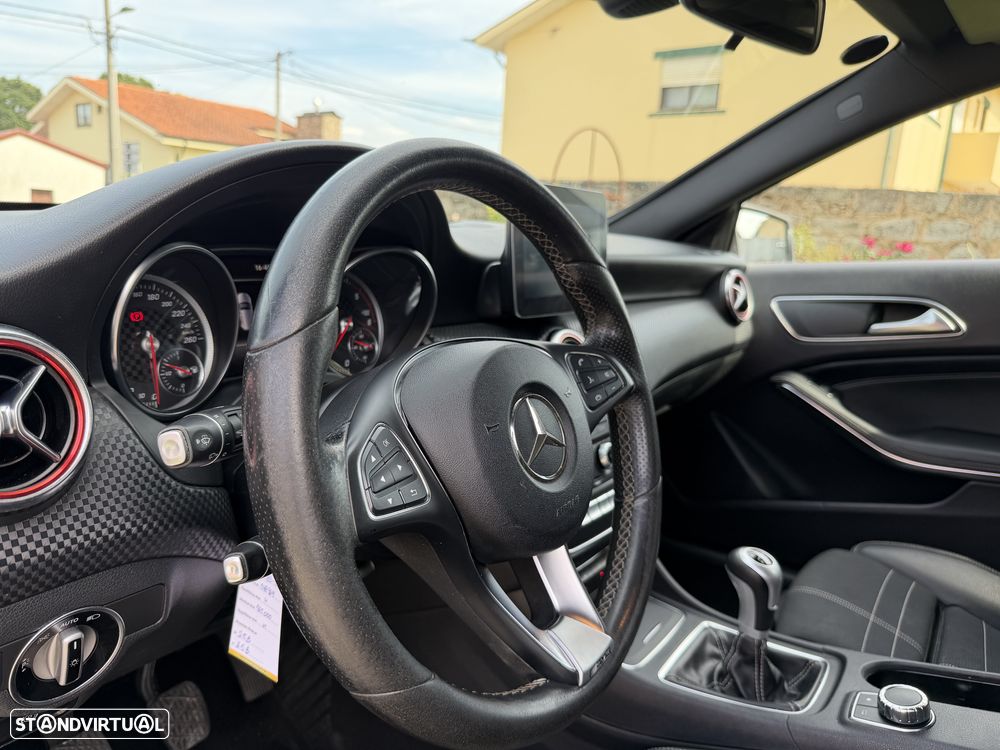 Mercedes-Benz A 180 d AMG Line - 10