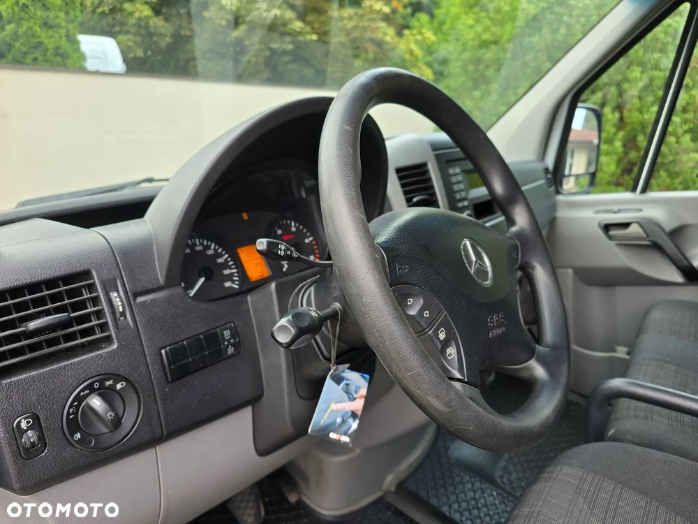 Mercedes-Benz Sprinter - 14