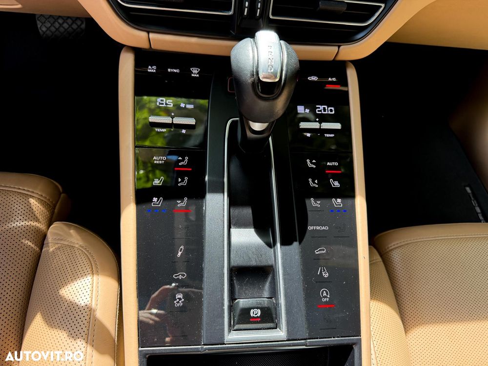 Porsche Macan - 11