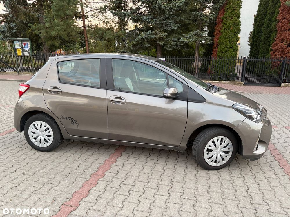 Toyota Yaris 1.0 Premium - 4