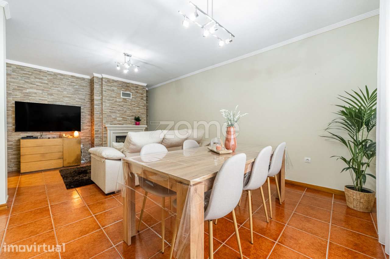 APARTAMENTO T3 SEMI REMODELADO EM PADIM DA GRAÇA, BRAGA. - Grande imagem: 3/26