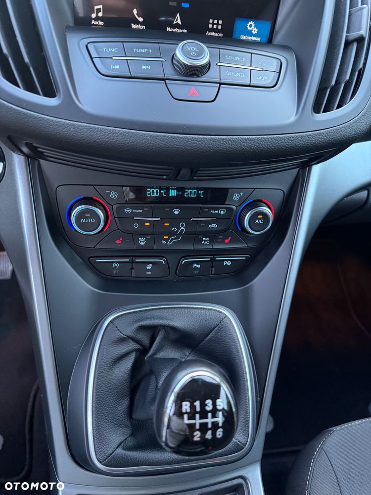 Ford Kuga 1.5 EcoBoost 2x4 Titanium - 34