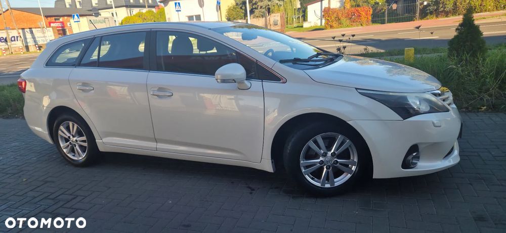 Toyota Avensis 2.0 D-4D Premium - 18