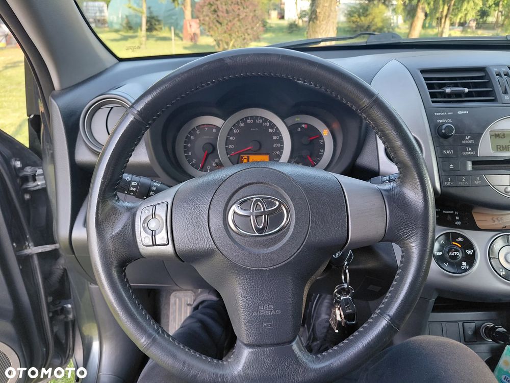Toyota RAV4 - 7