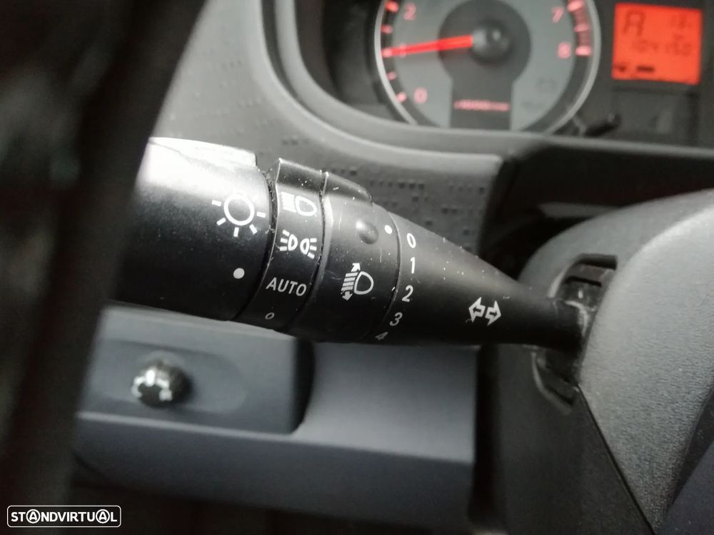 Mitsubishi Colt - 18