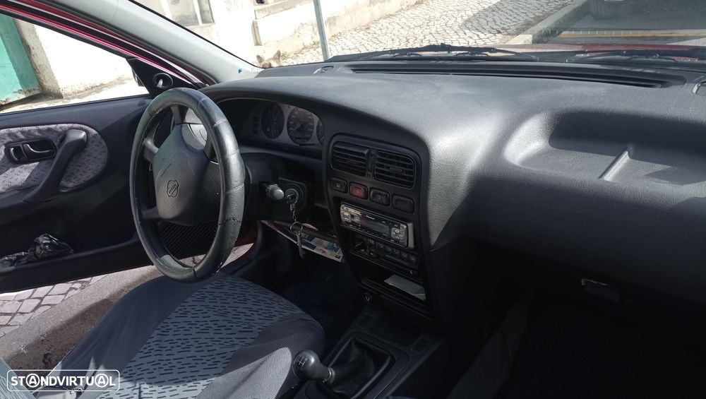 Nissan Primera Hatchback 1.6 GX - 5