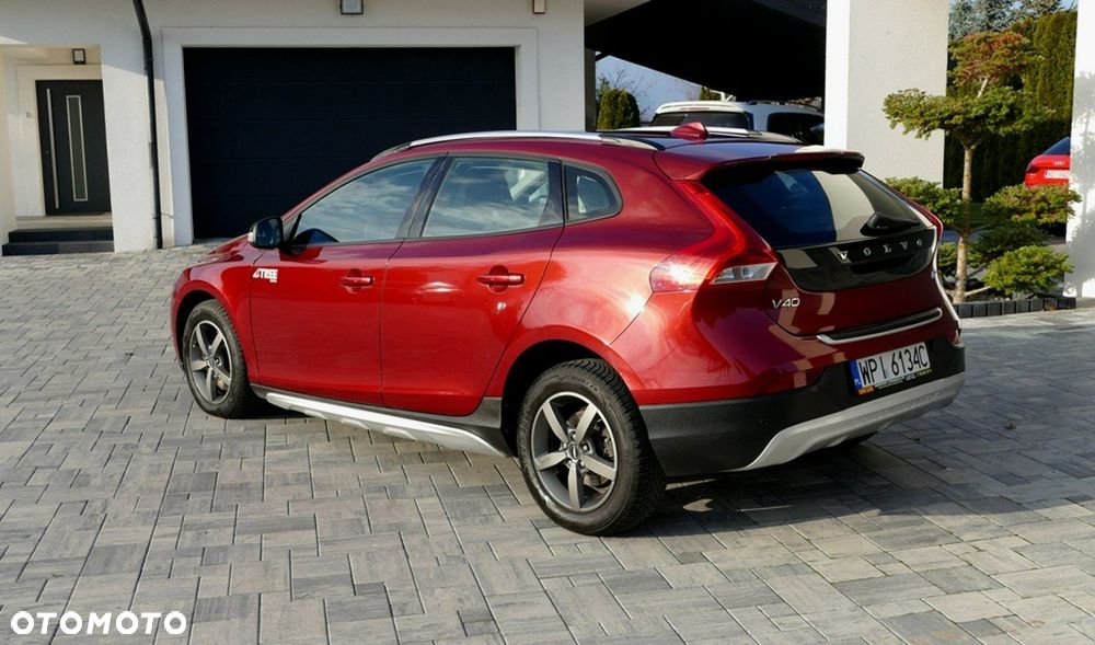 Volvo V40 Cross Country - 4