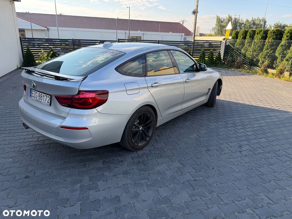 BMW Seria 3 320i - 2