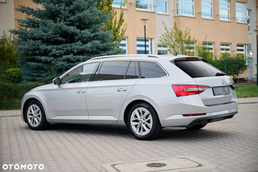 Skoda Superb 2.0 TDI Ambition - 9