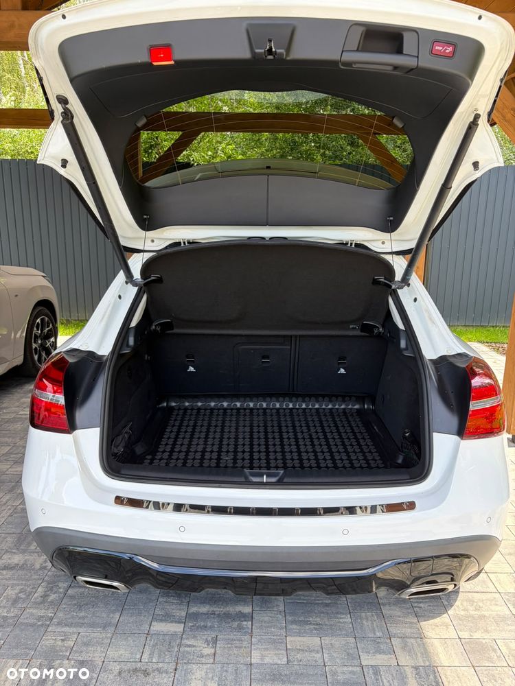 Mercedes-Benz GLA 220 4-Matic - 10