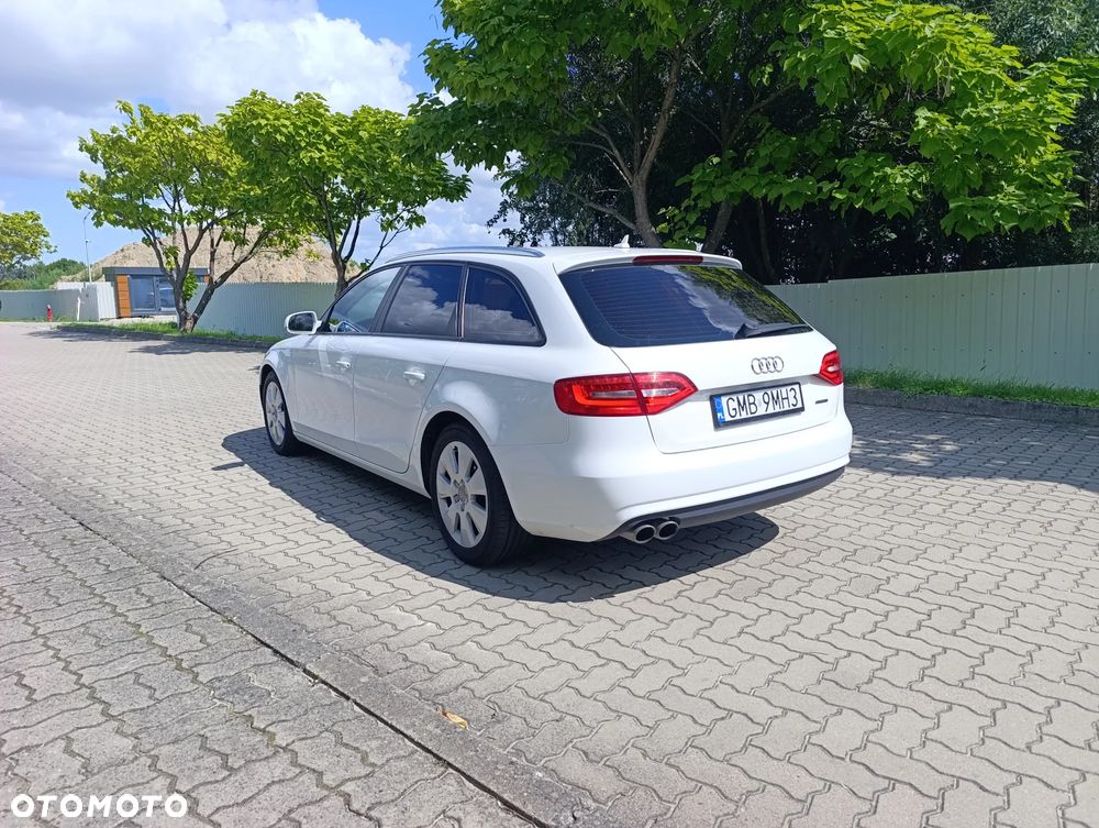 Audi A4 Avant 2.0 TDI DPF quattro Ambiente - 4