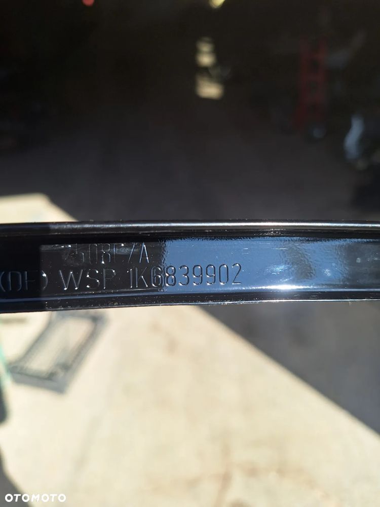 nakładka słupka  prawy lub lewy tył VW GOLF V 5D 1K6839902  1K6839901    (79/2) - 5