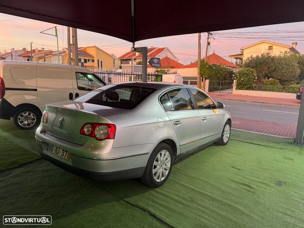 VW Passat 2.0 TDI Highline - 4