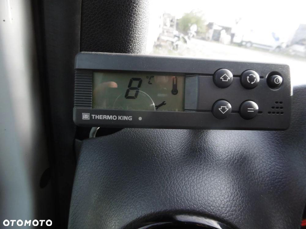 Mercedes-Benz Sprinter - 20