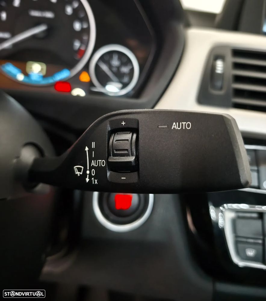BMW 330 e iPerformance Advantage - 18