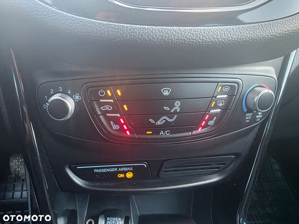 Ford B-MAX 1.6 TDCi Titanium X - 27