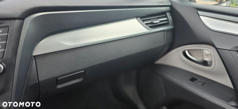 Toyota Avensis 2.0 Premium MS - 36