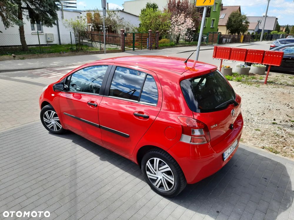 Toyota Yaris - 11