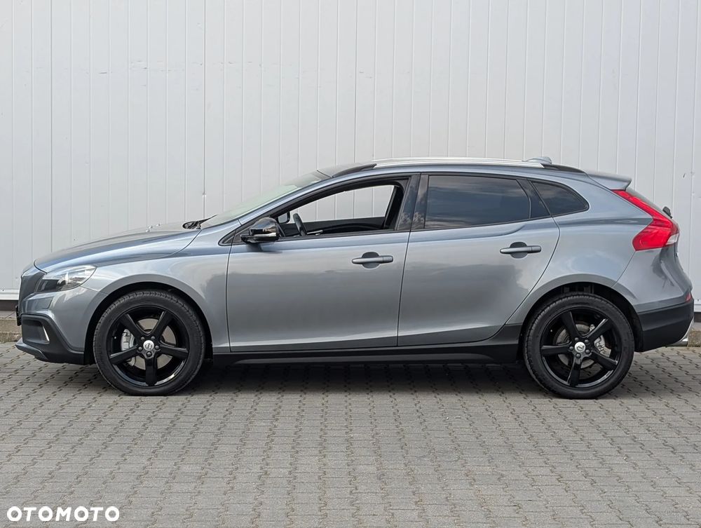 Volvo V40 Cross Country - 17