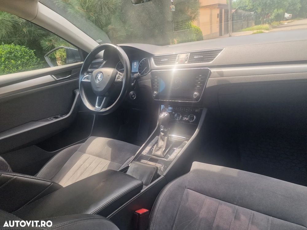 Skoda Superb 2.0 TDI DSG Premium Edition - 11