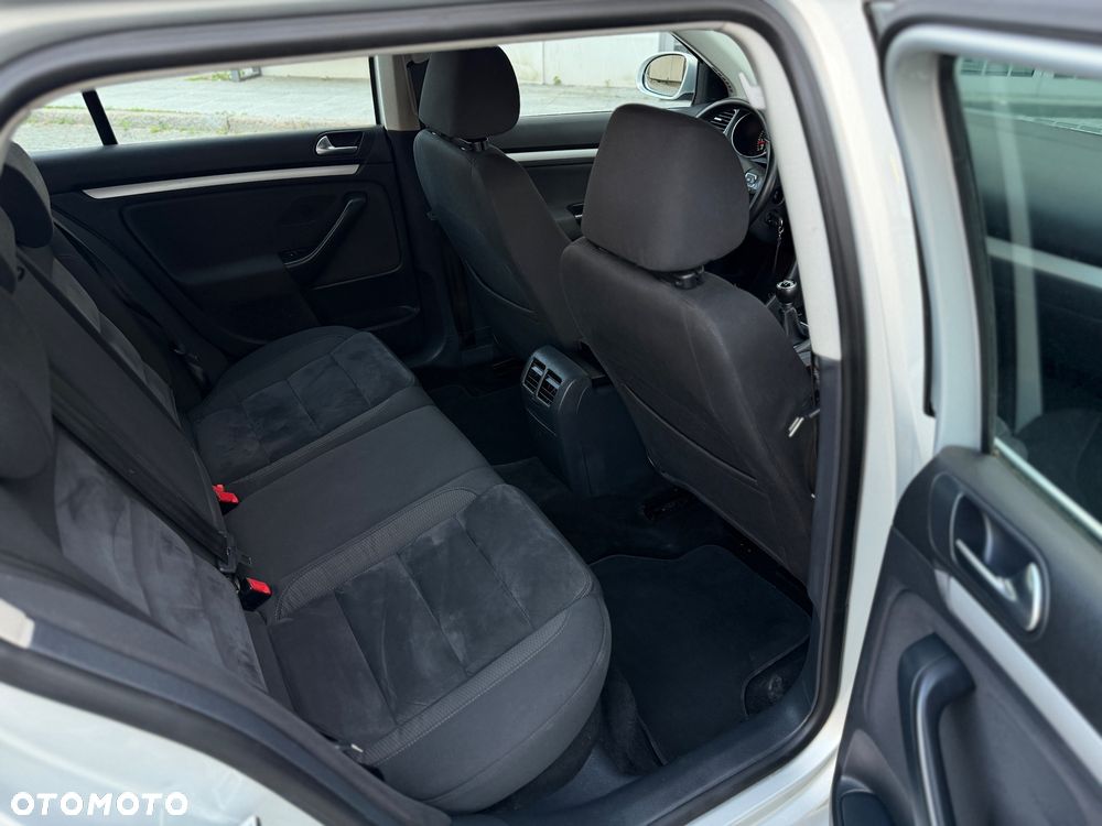 Volkswagen Golf - 16