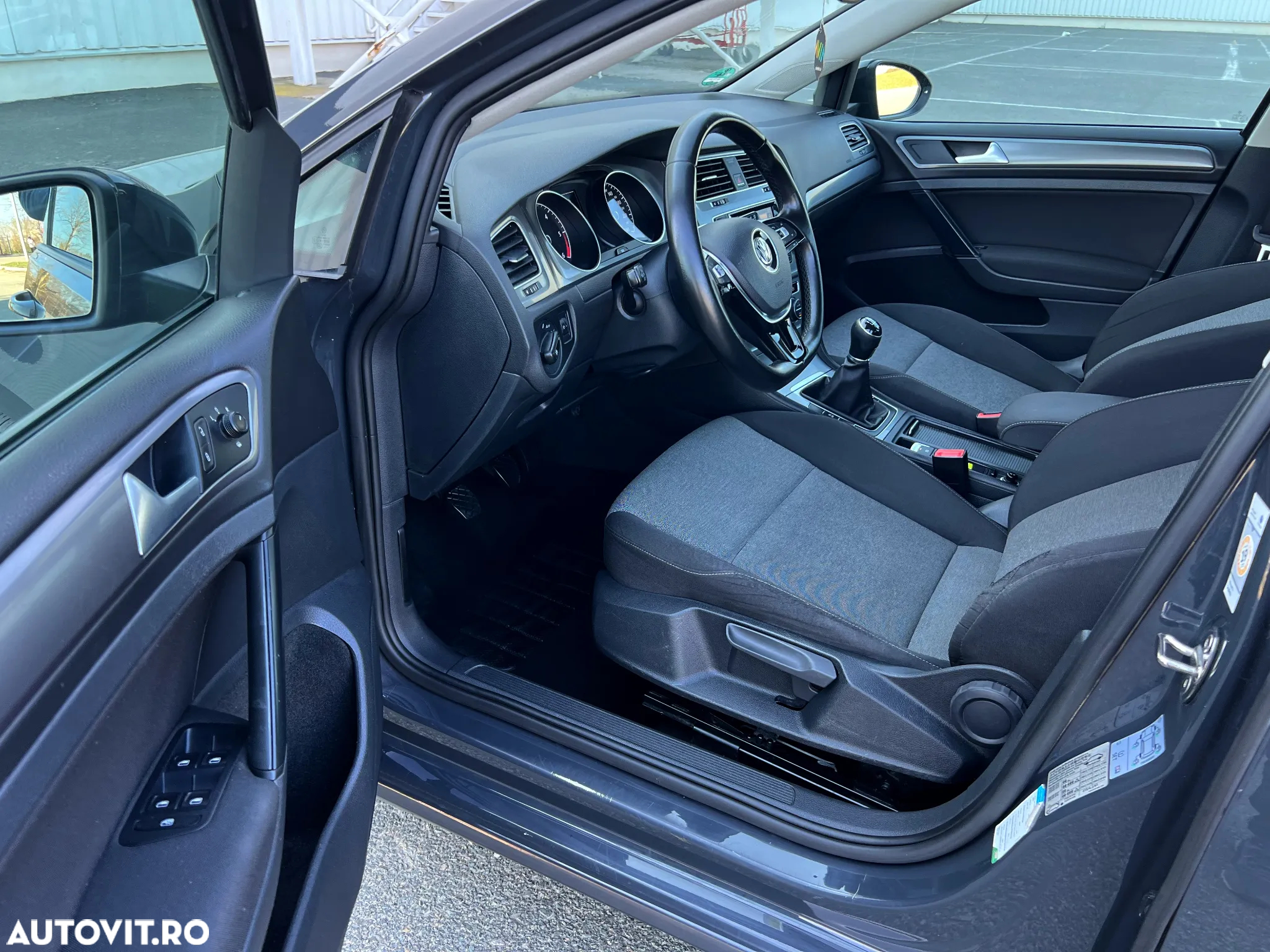 Volkswagen Golf 1.6 TDI BlueMotion Trendline - 17