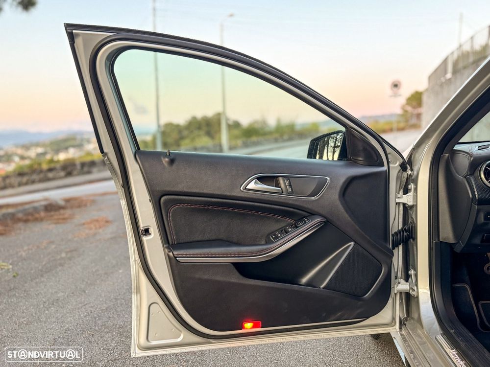 Mercedes-Benz A 180 - 21