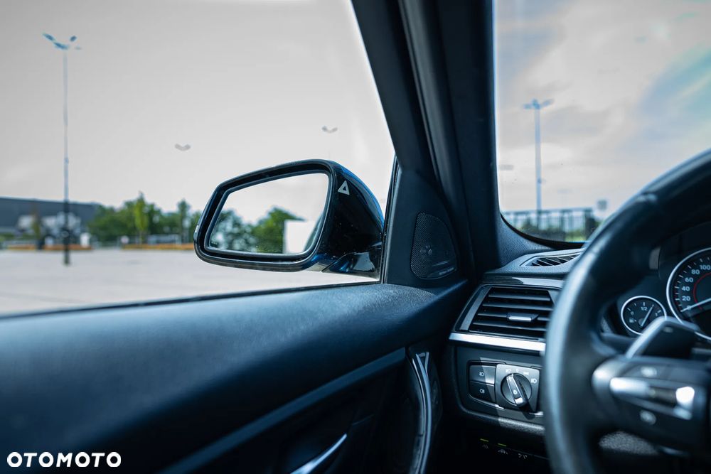 BMW Seria 3 335i - 12