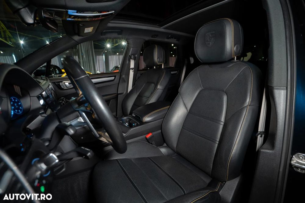 Porsche Cayenne - 25
