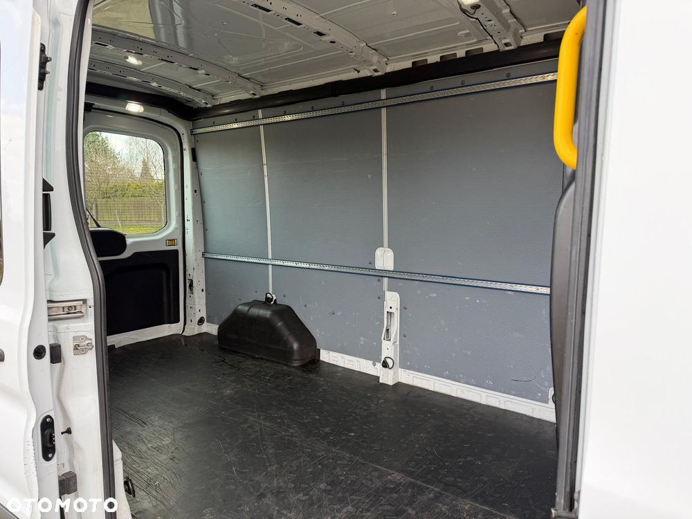 Ford Transit - 16
