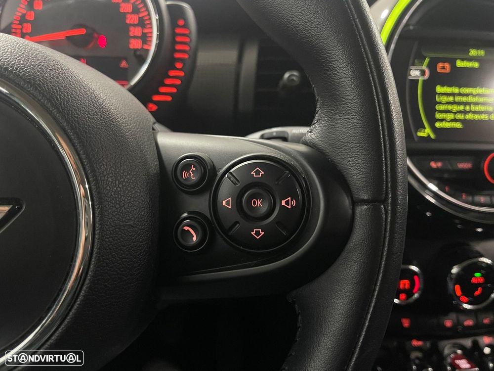 MINI 5 Portas Cooper D - 32