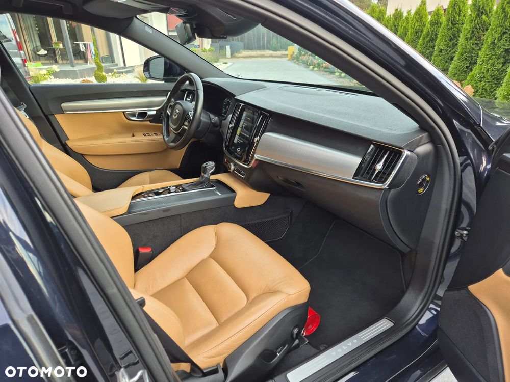 Volvo V90 D3 Momentum Pro - 37