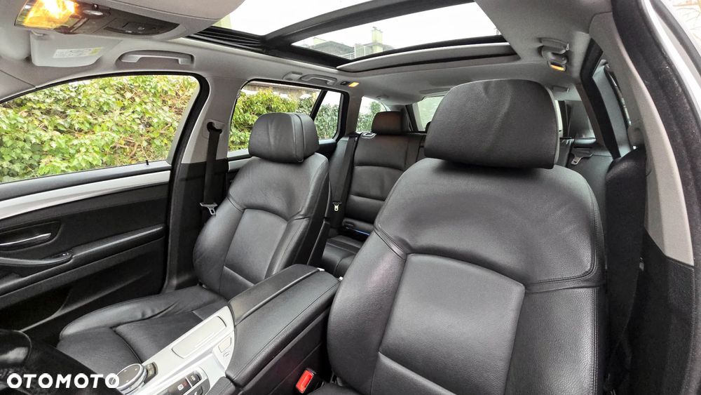 BMW Seria 5 520d xDrive - 13