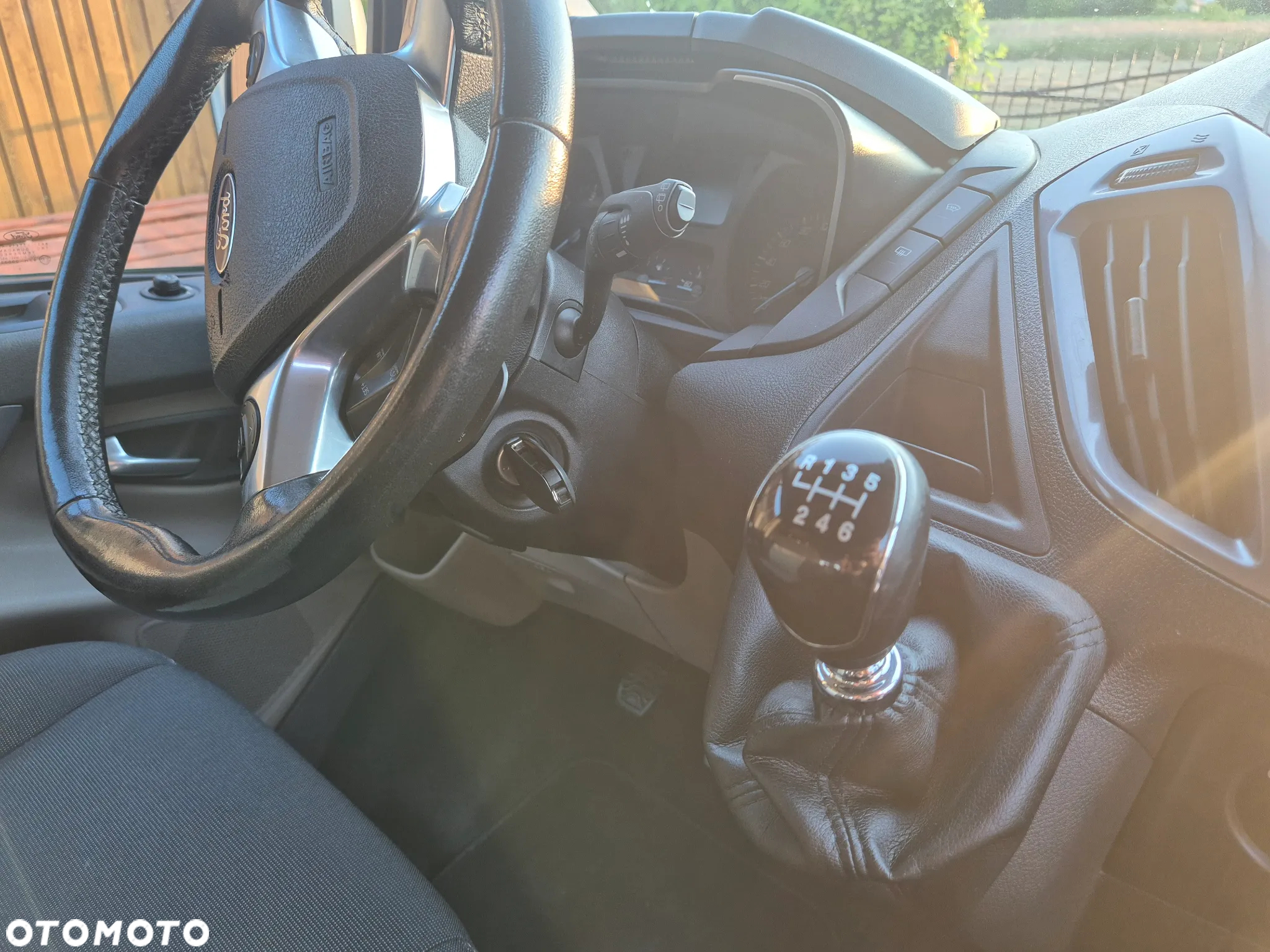 Ford Tourneo Custom - 20