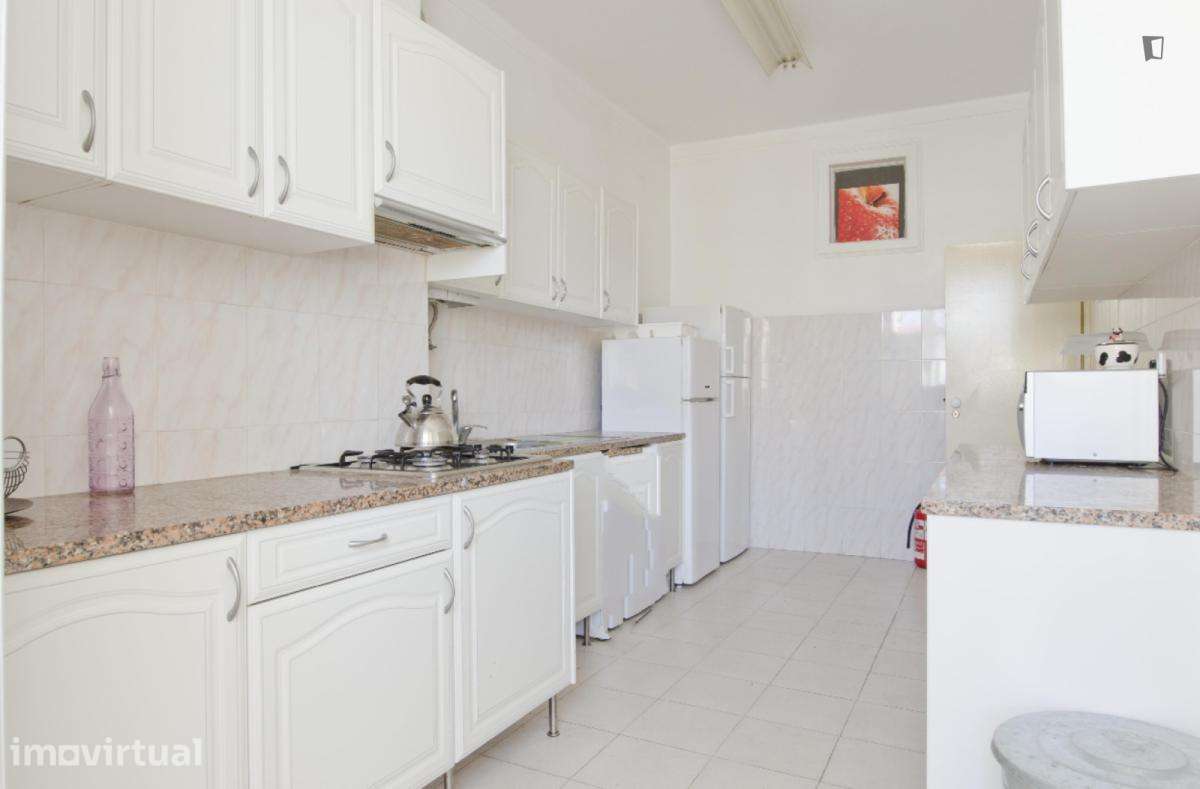 Quarto - localizado em Saldanha Lisbon - Grande imagem: 2/22