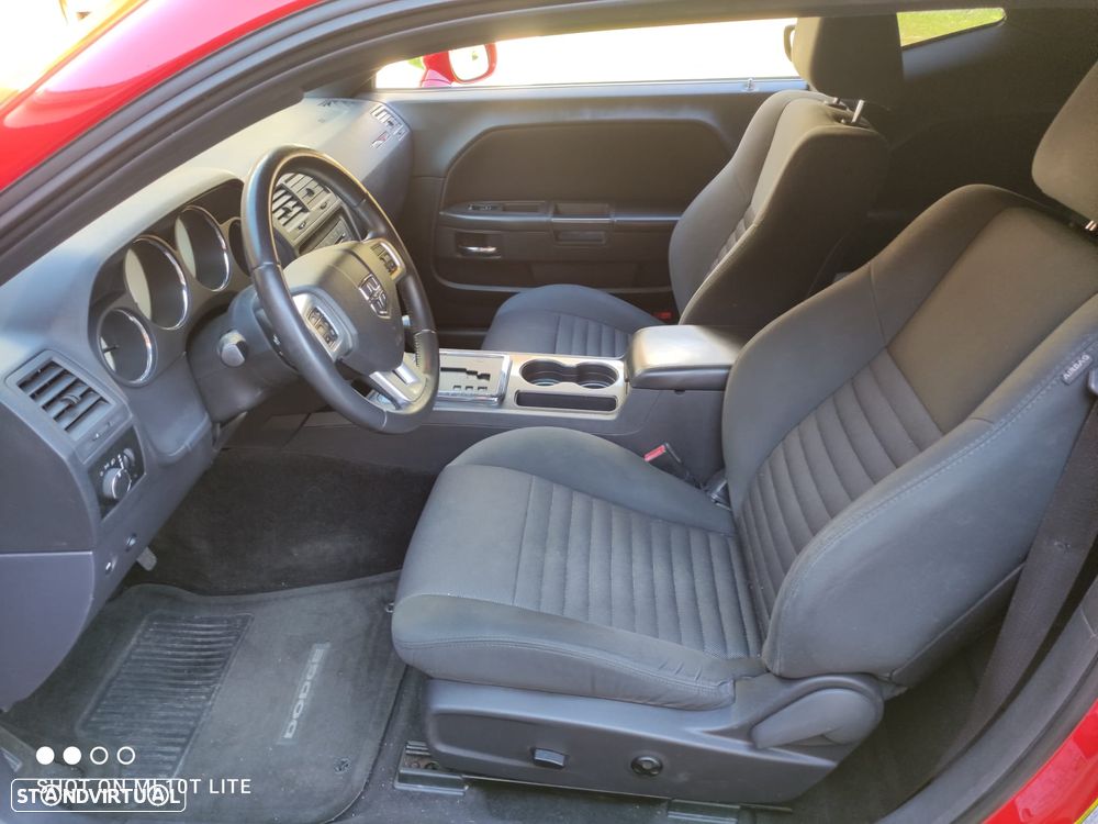 Dodge Challenger - 5