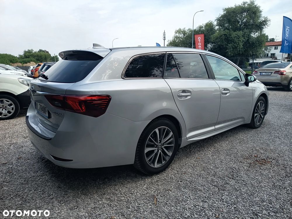 Toyota Avensis 1.8 Premium - 13