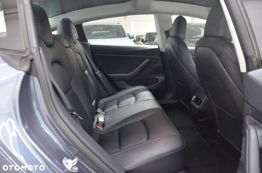 Tesla Model 3 Standard Reichweite Plus Hinterradantrieb - 13