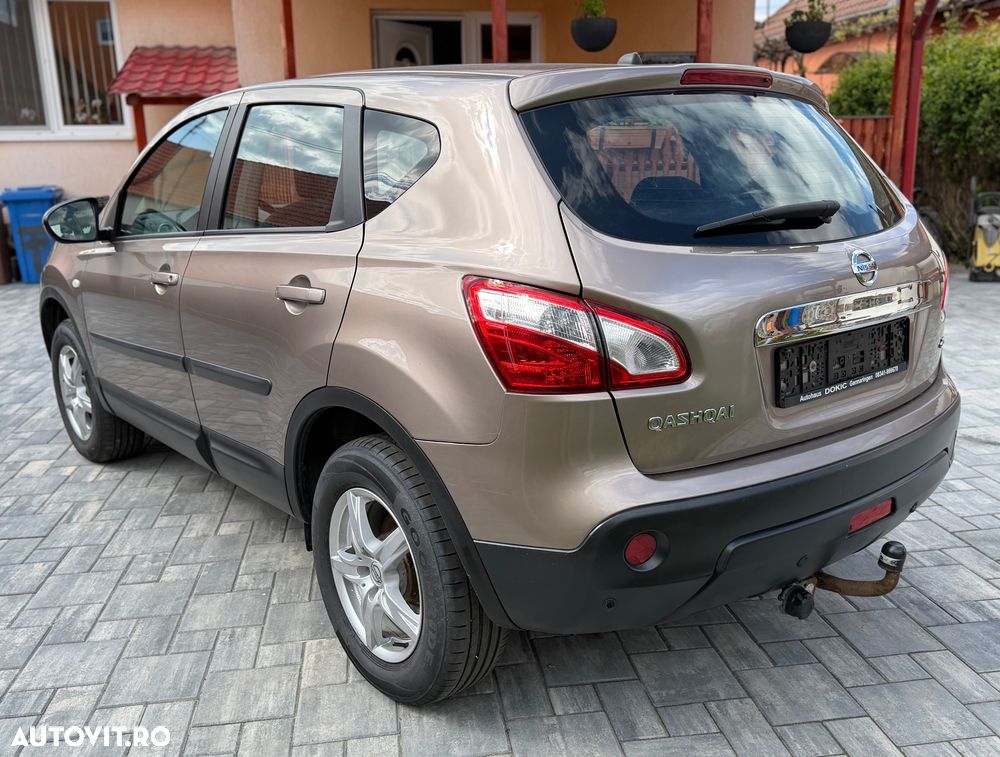 Nissan Qashqai 1.6 DCI 4 x 4 DPF Start/Stop tekna - 9