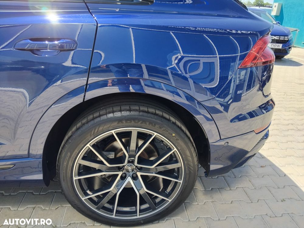 Audi Q8 - 8