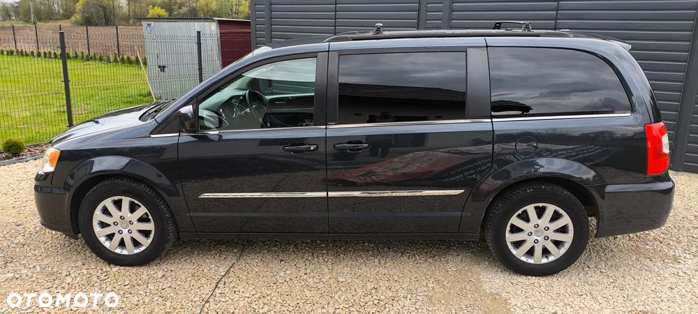 Chrysler Town & Country - 32