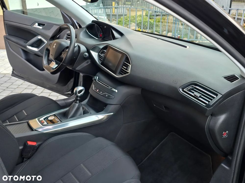 Peugeot 308 1.6 THP Active - 29