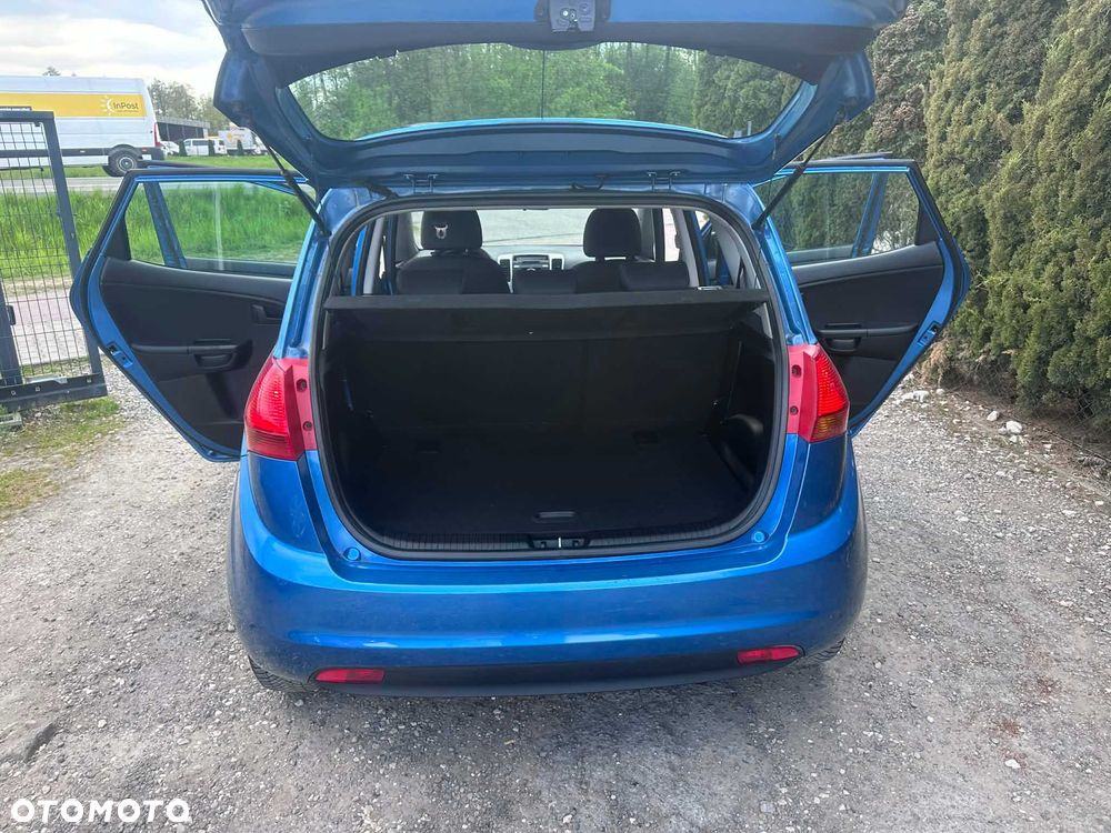Kia Venga - 6